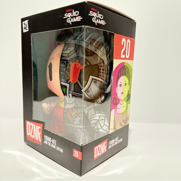 Squid Game Young-hee Dual Design Collector Plush DZNR Series - Picture 5 of 7